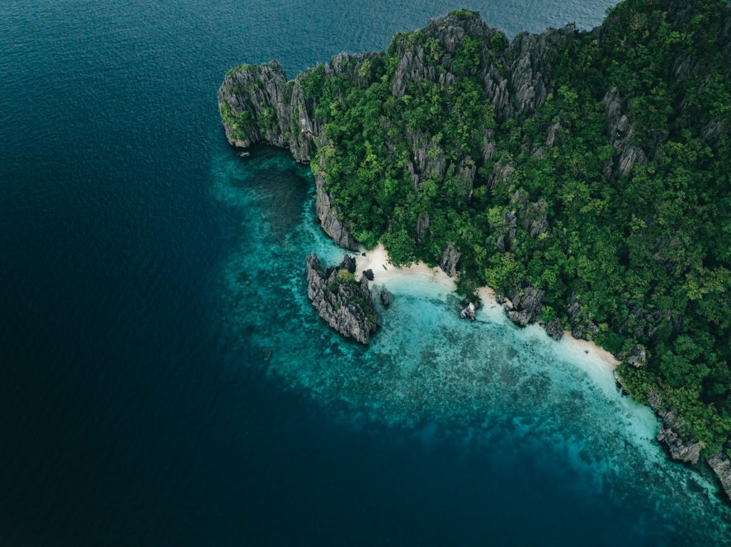 Sumba Helicopter Tours: Private Scenic Flights & Transfers